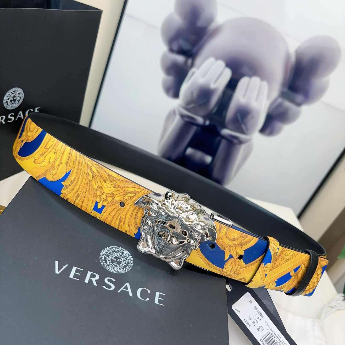 Versace Barocco Reversible Leather Belt    40mm - FashionPlug