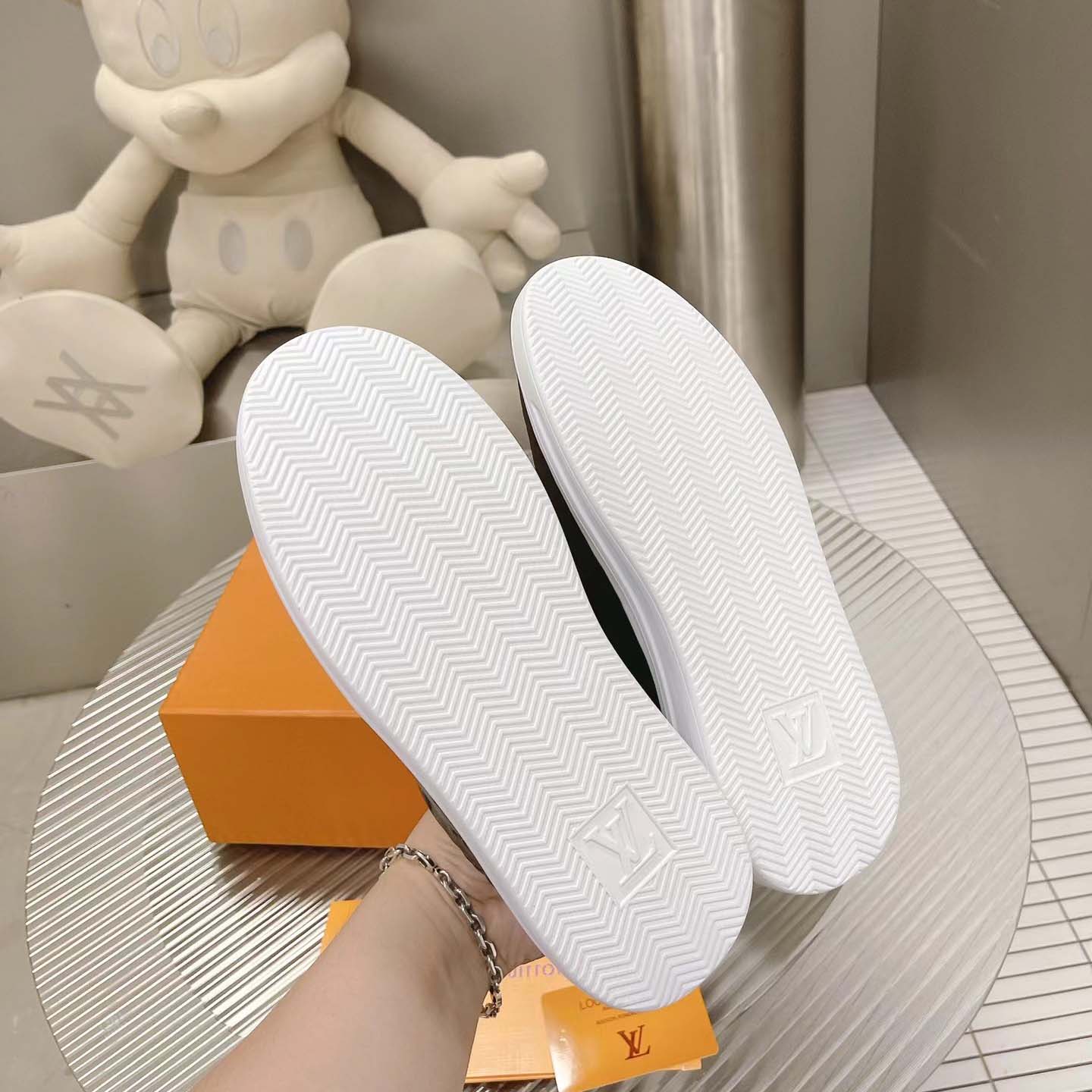 Louis Vuitton Beverly Hills Sneaker    1A8V45 - FashionPlug