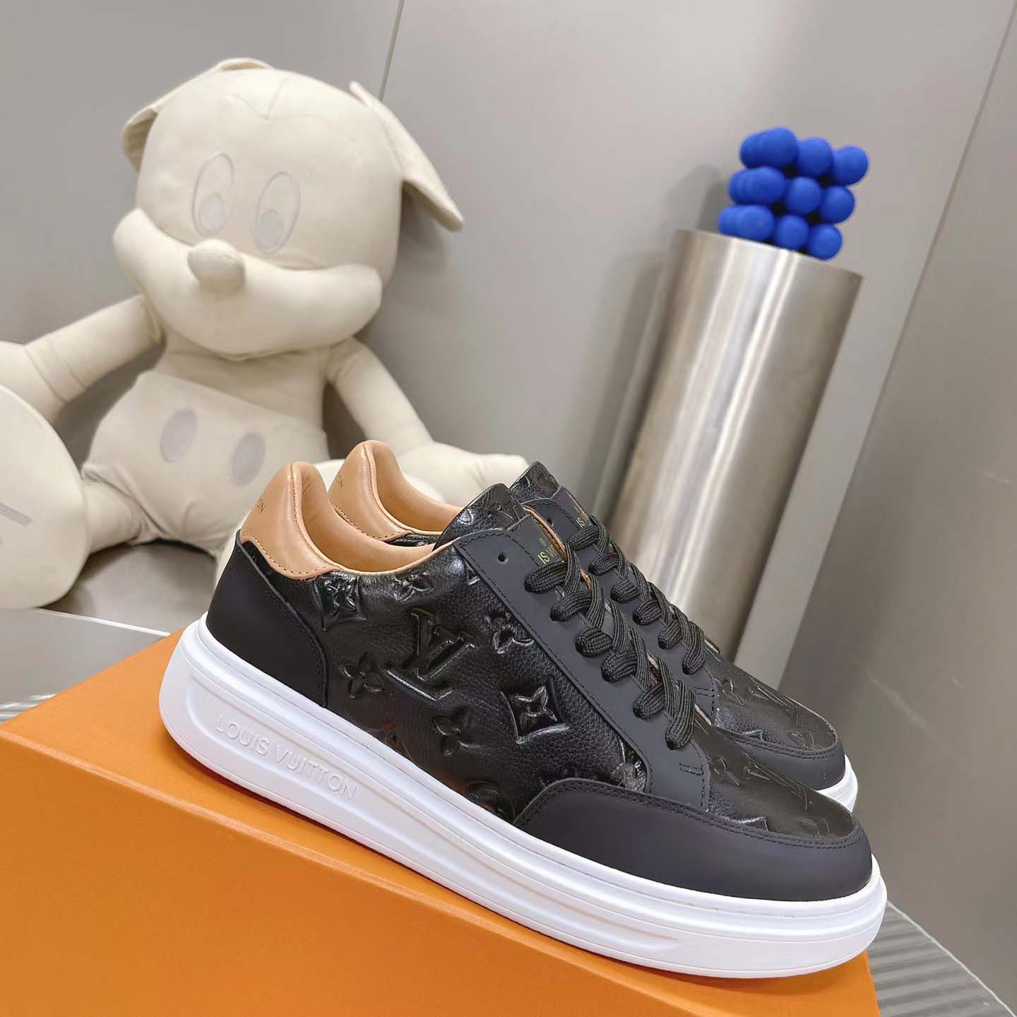 Louis Vuitton Beverly Hills Sneaker    1A8V45 - FashionPlug