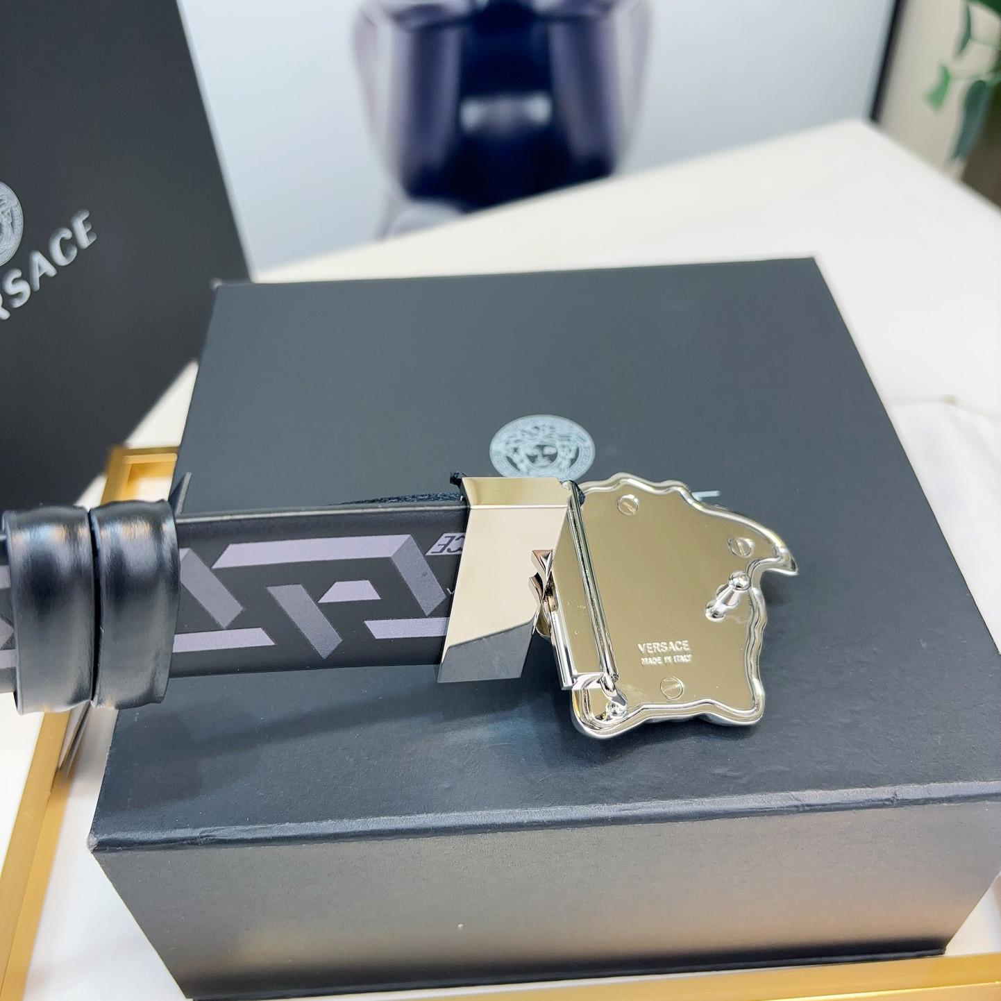 Versace Reversible Leather Belt    40mm - FashionPlug
