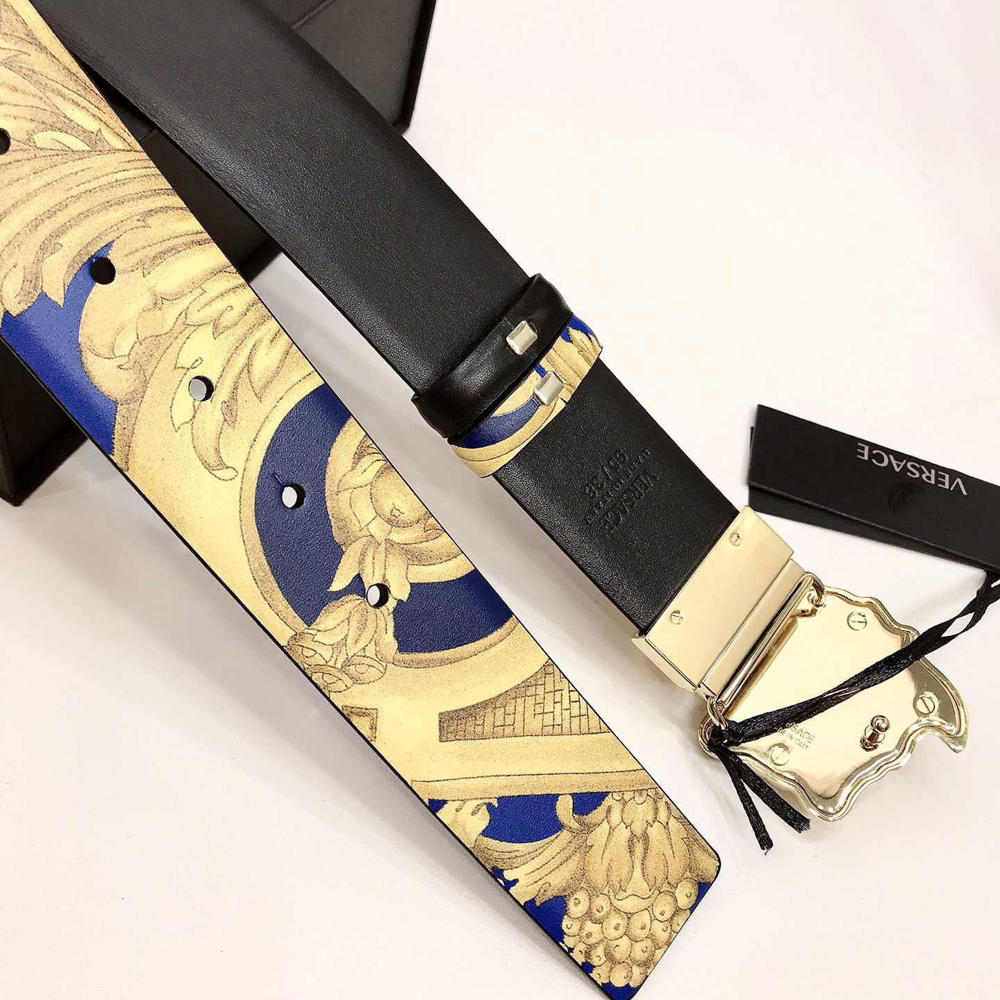 Versace Barocco Reversible Leather Belt    40mm - FashionPlug