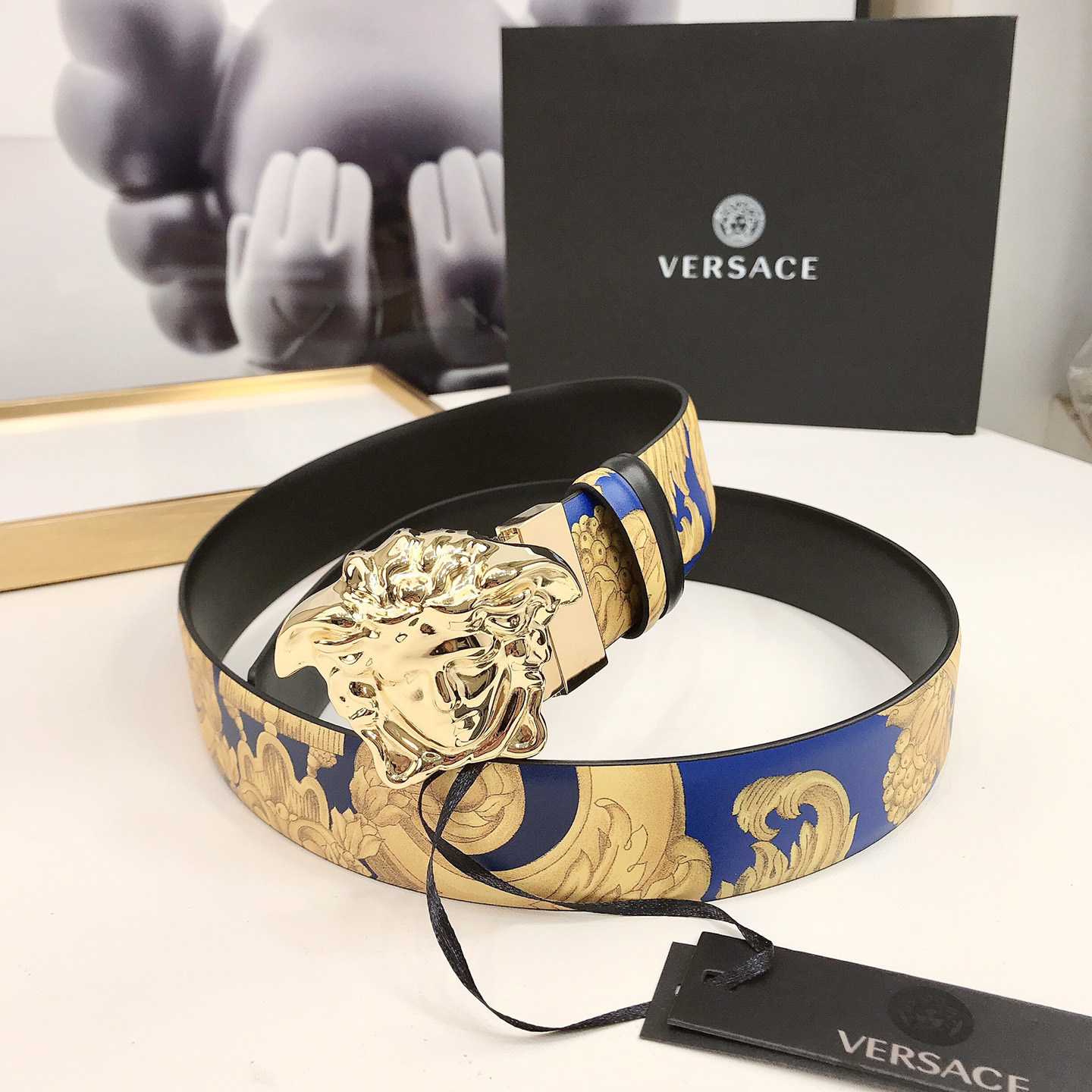 Versace Barocco Reversible Leather Belt    40mm - FashionPlug