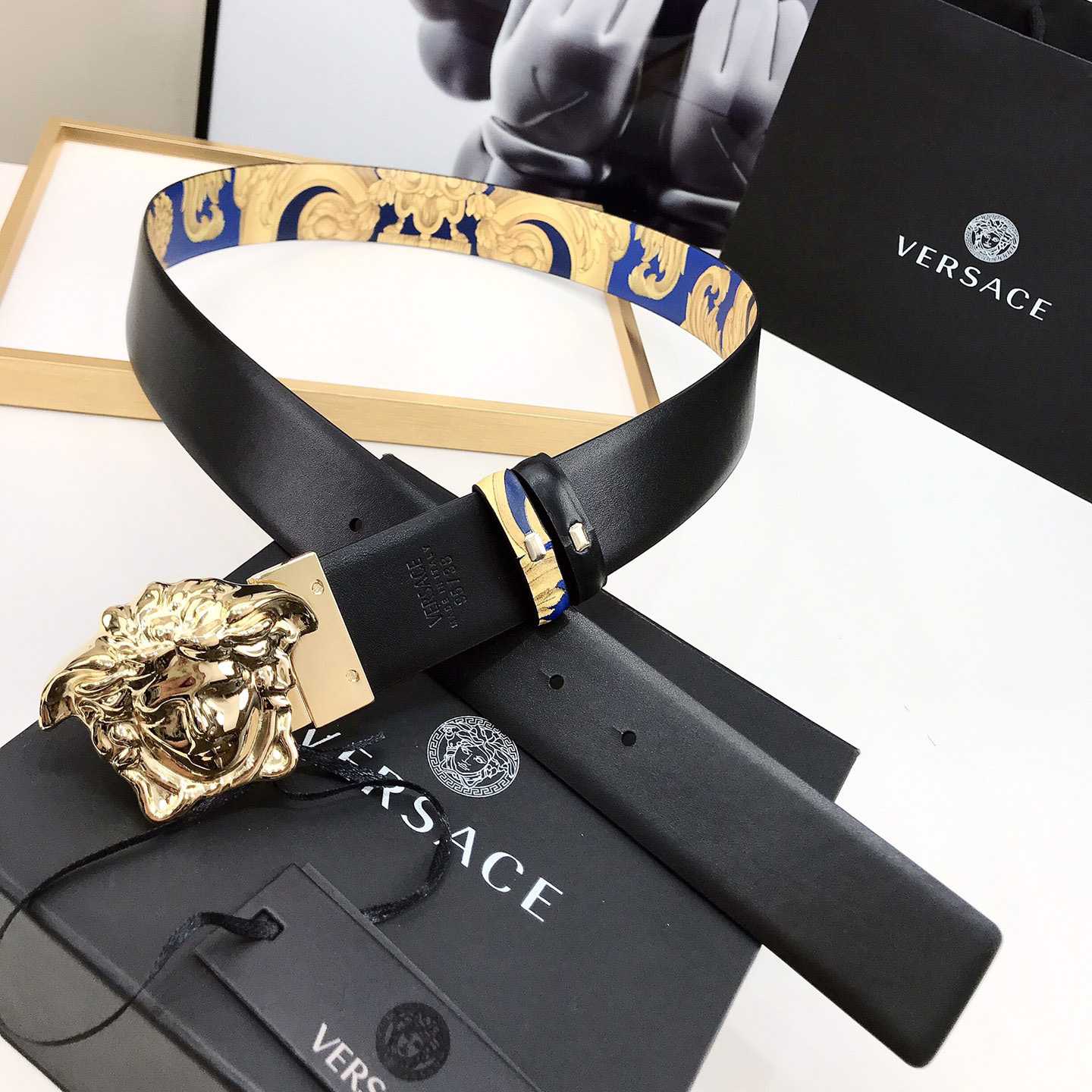 Versace Barocco Reversible Leather Belt    40mm - FashionPlug