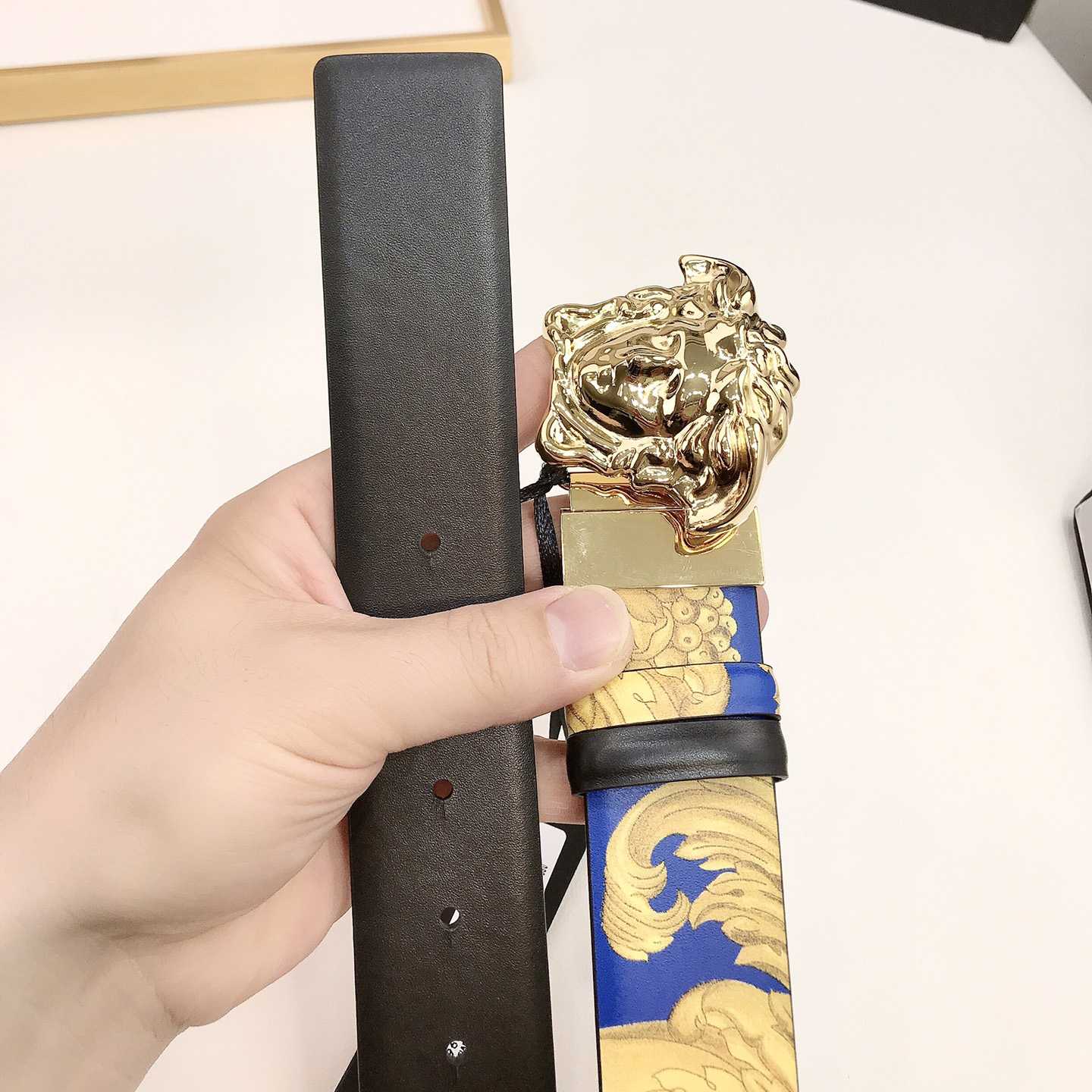Versace Barocco Reversible Leather Belt    40mm - FashionPlug