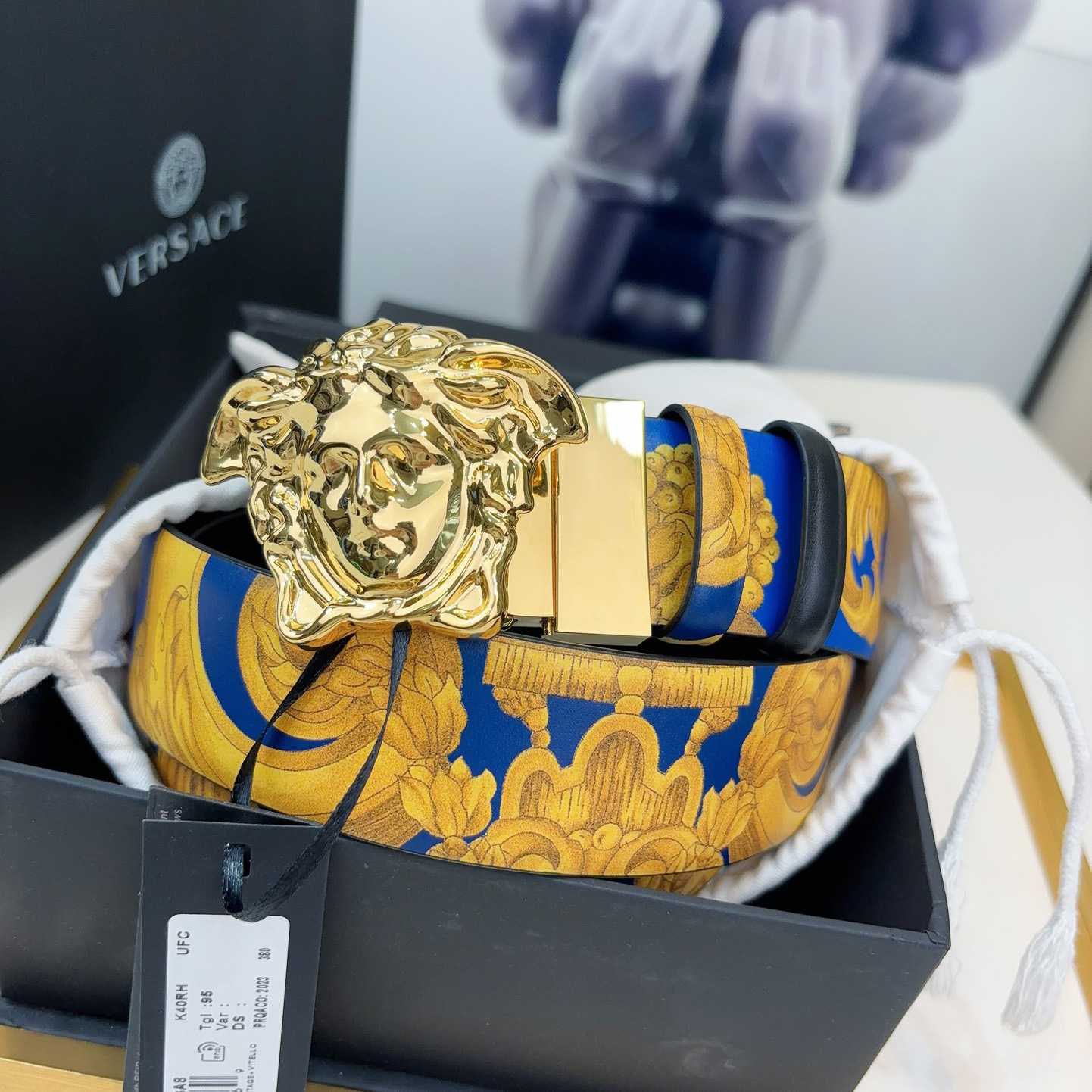 Versace Barocco Reversible Leather Belt    40mm - FashionPlug
