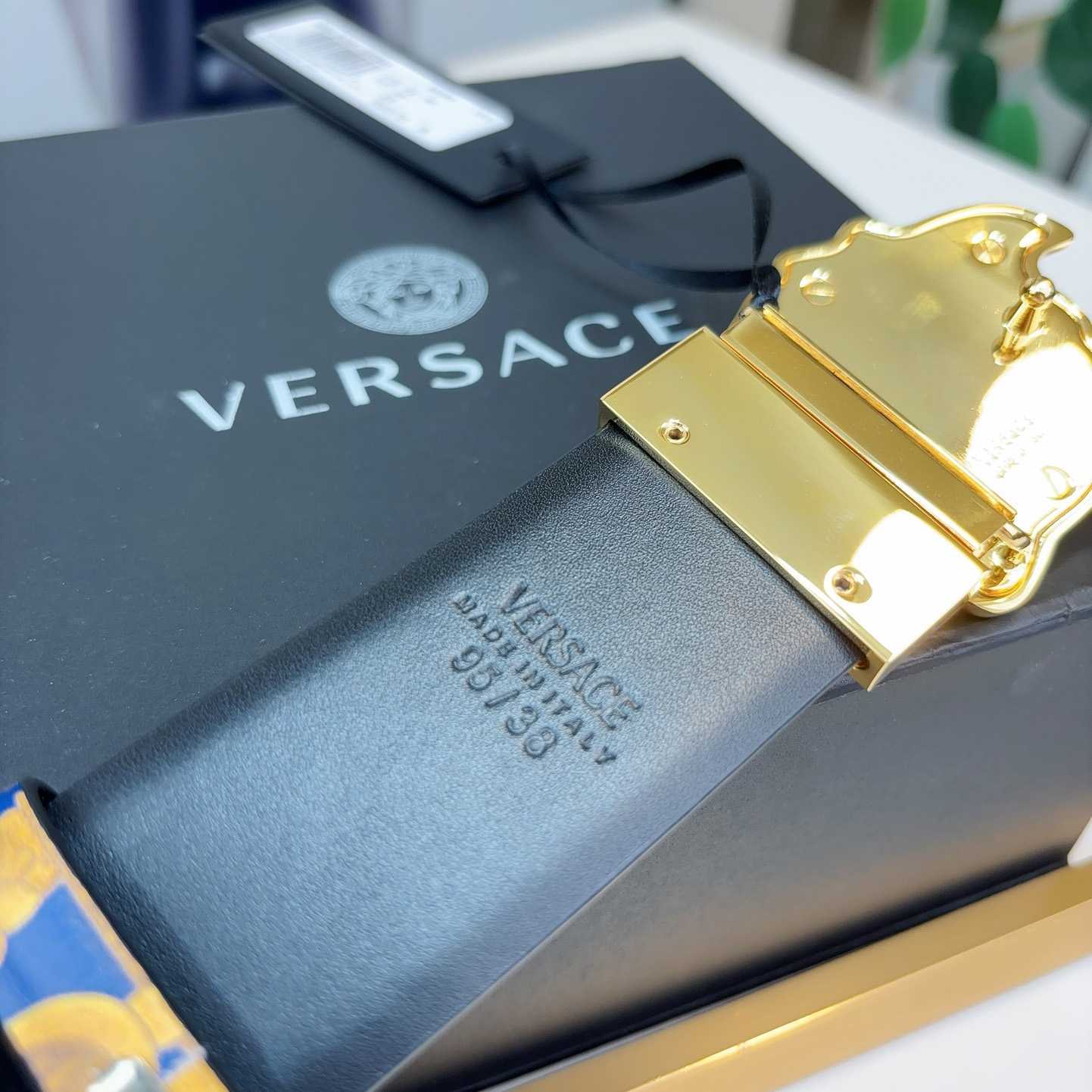 Versace Barocco Reversible Leather Belt    40mm - FashionPlug