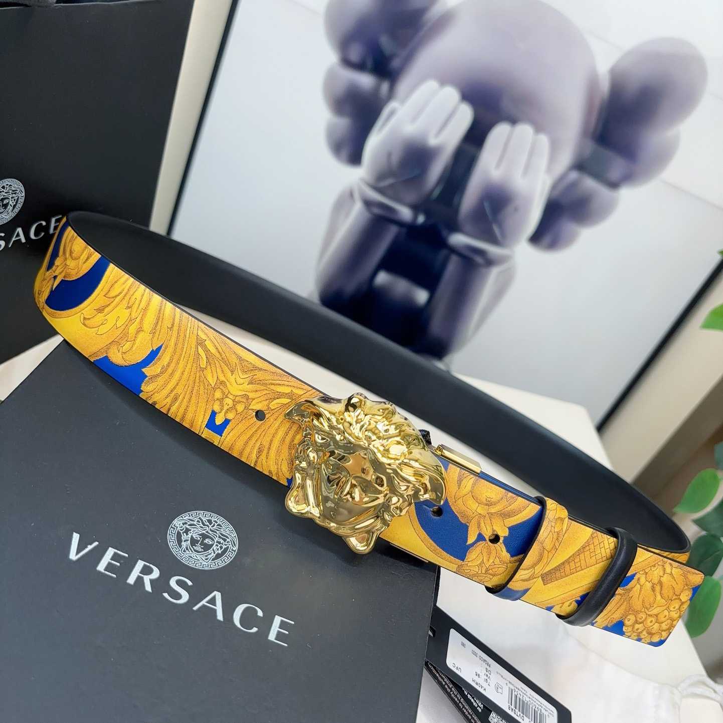 Versace Barocco Reversible Leather Belt    40mm - FashionPlug