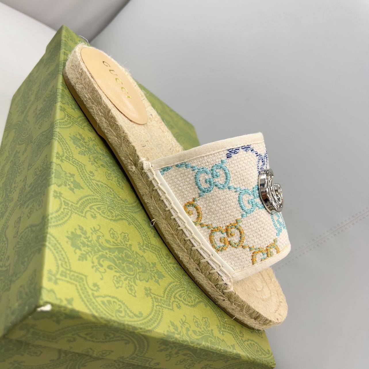 Gucci Women's GG Espadrille Slides - FashionPlug