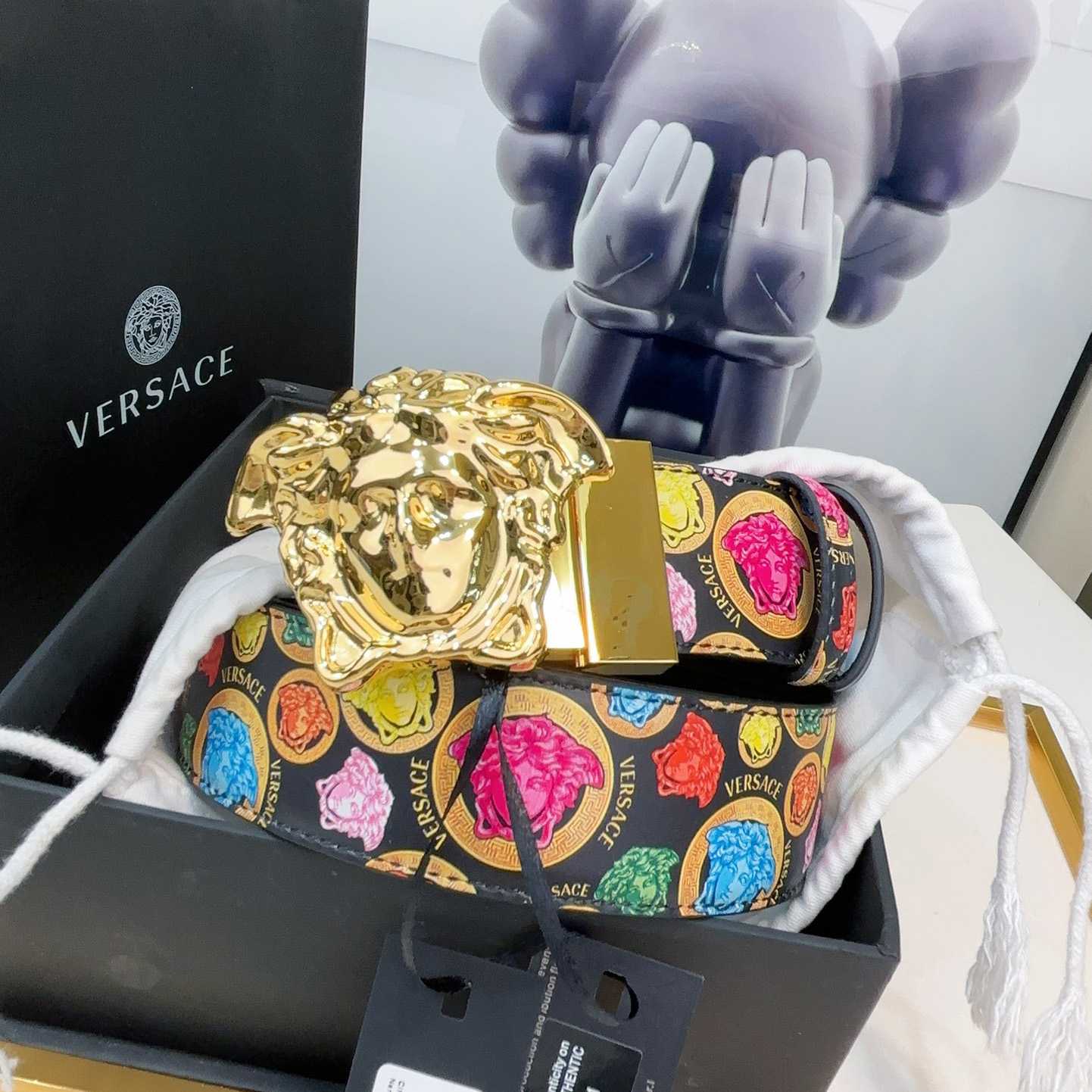 Versace Medusa Medallion Print Reversible Leather Belt   40mm - FashionPlug