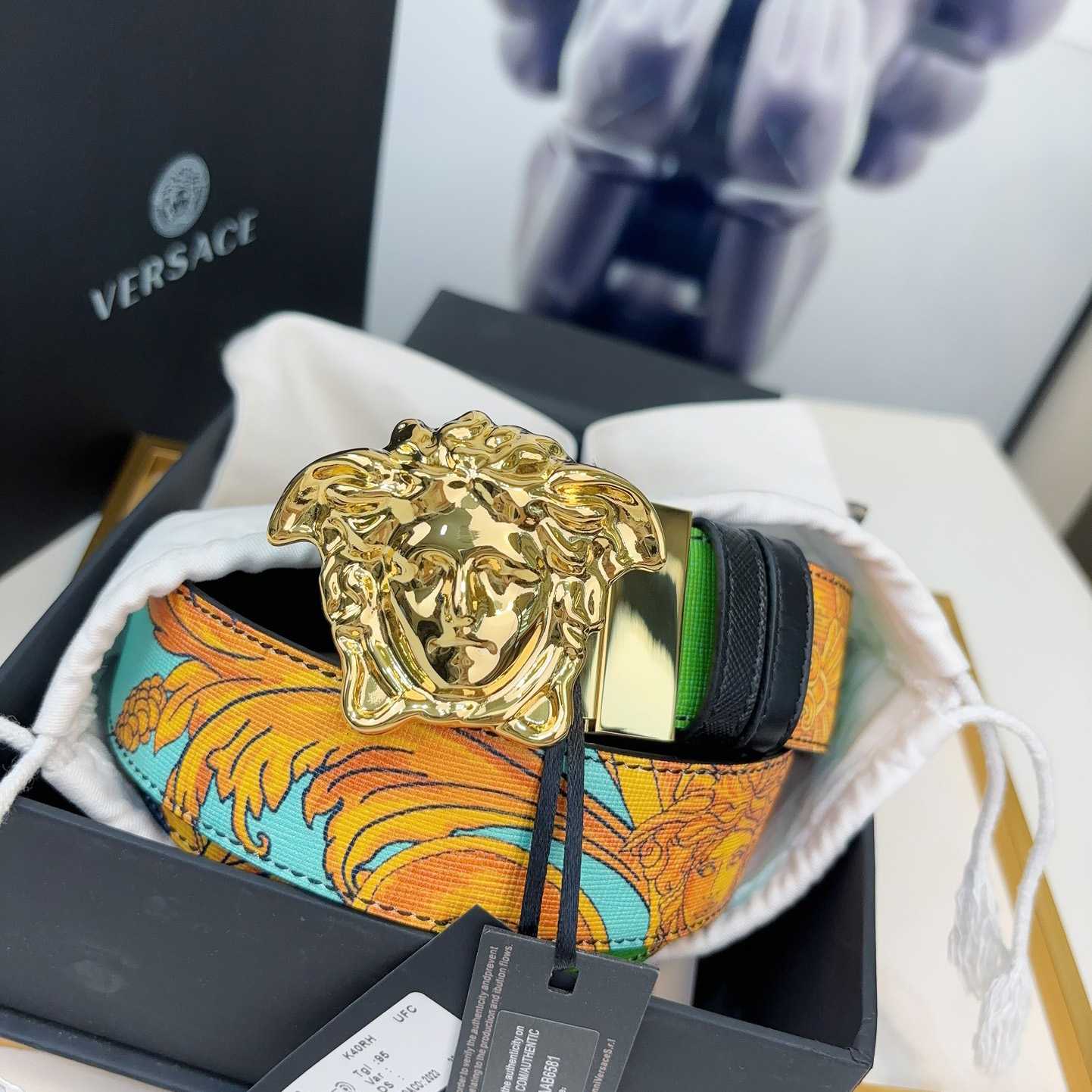 Versace Barocco Reversible Leather Belt    40mm - FashionPlug