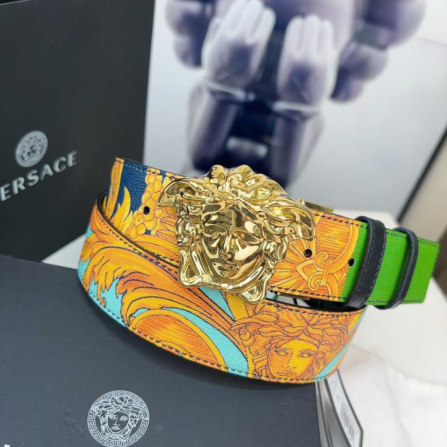 Versace Barocco Reversible Leather Belt    40mm - FashionPlug