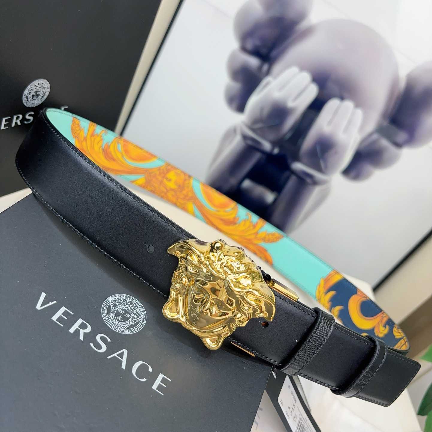 Versace Barocco Reversible Leather Belt    40mm - FashionPlug