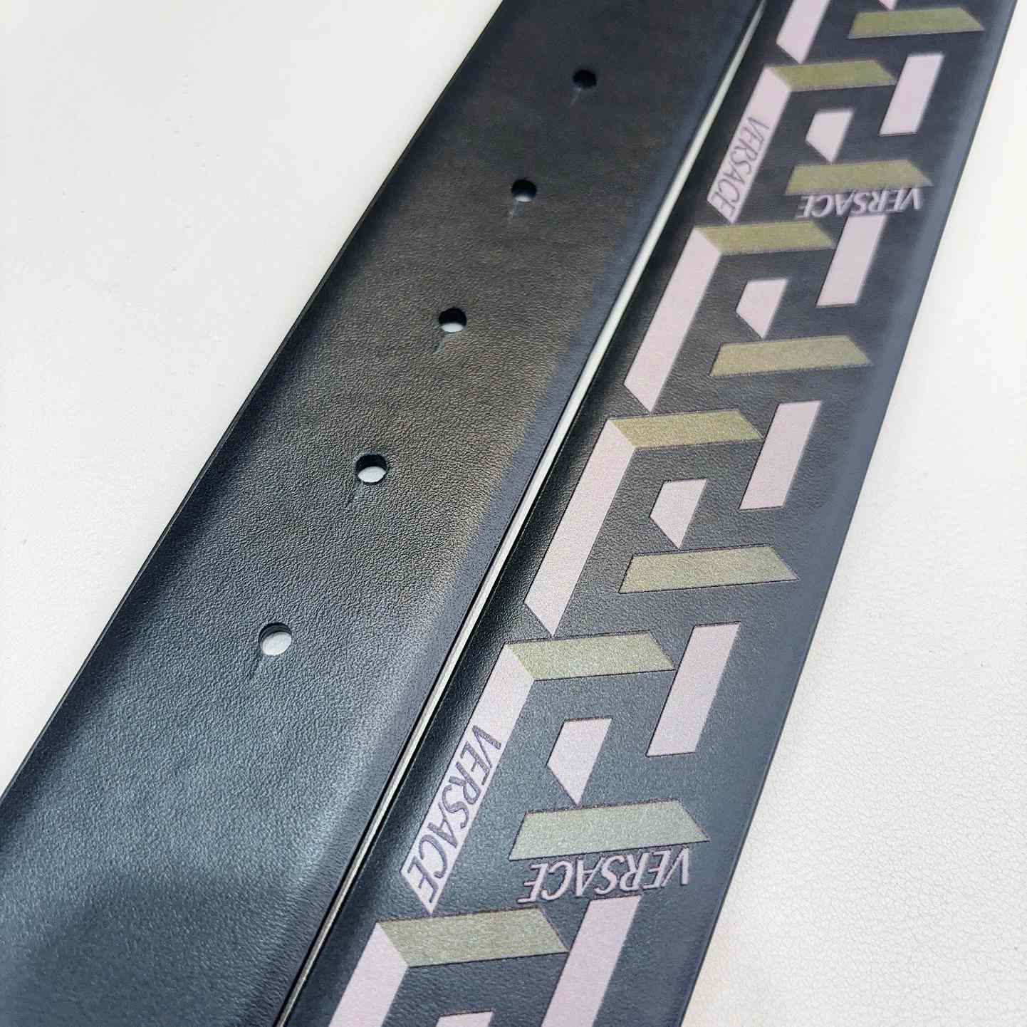 Versace Reversible Leather Belt    40mm - FashionPlug