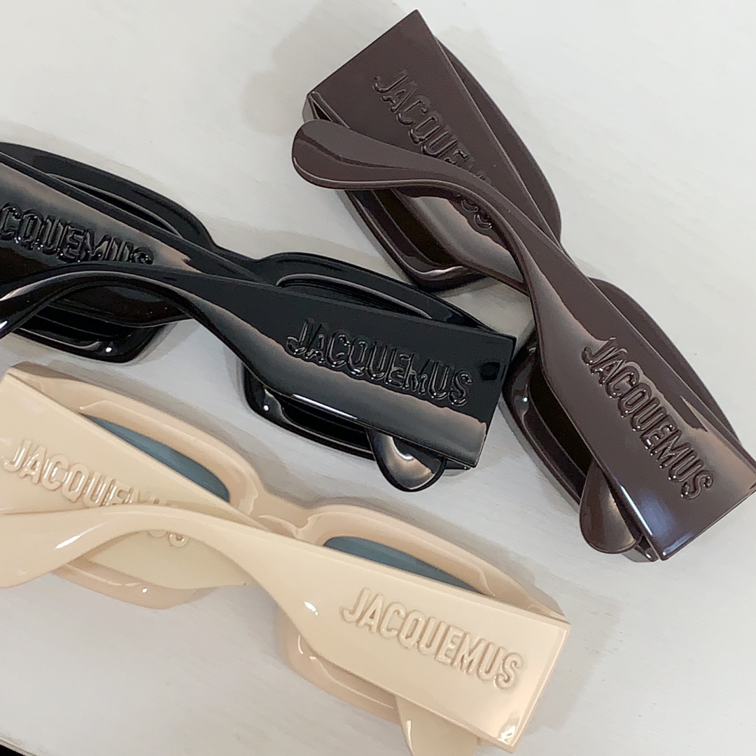 Jacquemus Les Lunettes Tupi Sunglasses   - FashionPlug