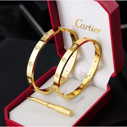 Cartier Bracelet - FashionPlug