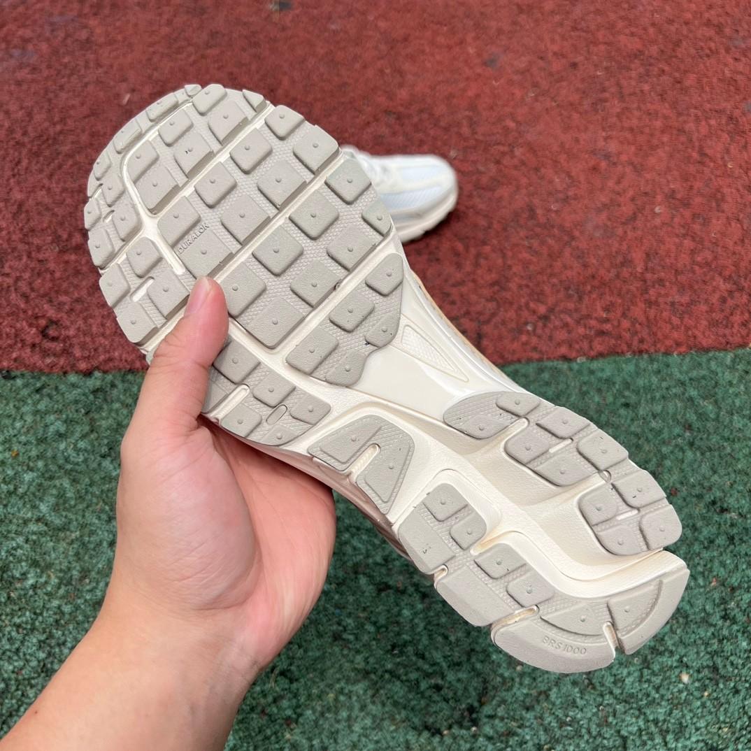 Nike Zoom Vomero 5 Sneakers   FQ6868-181 - FashionPlug