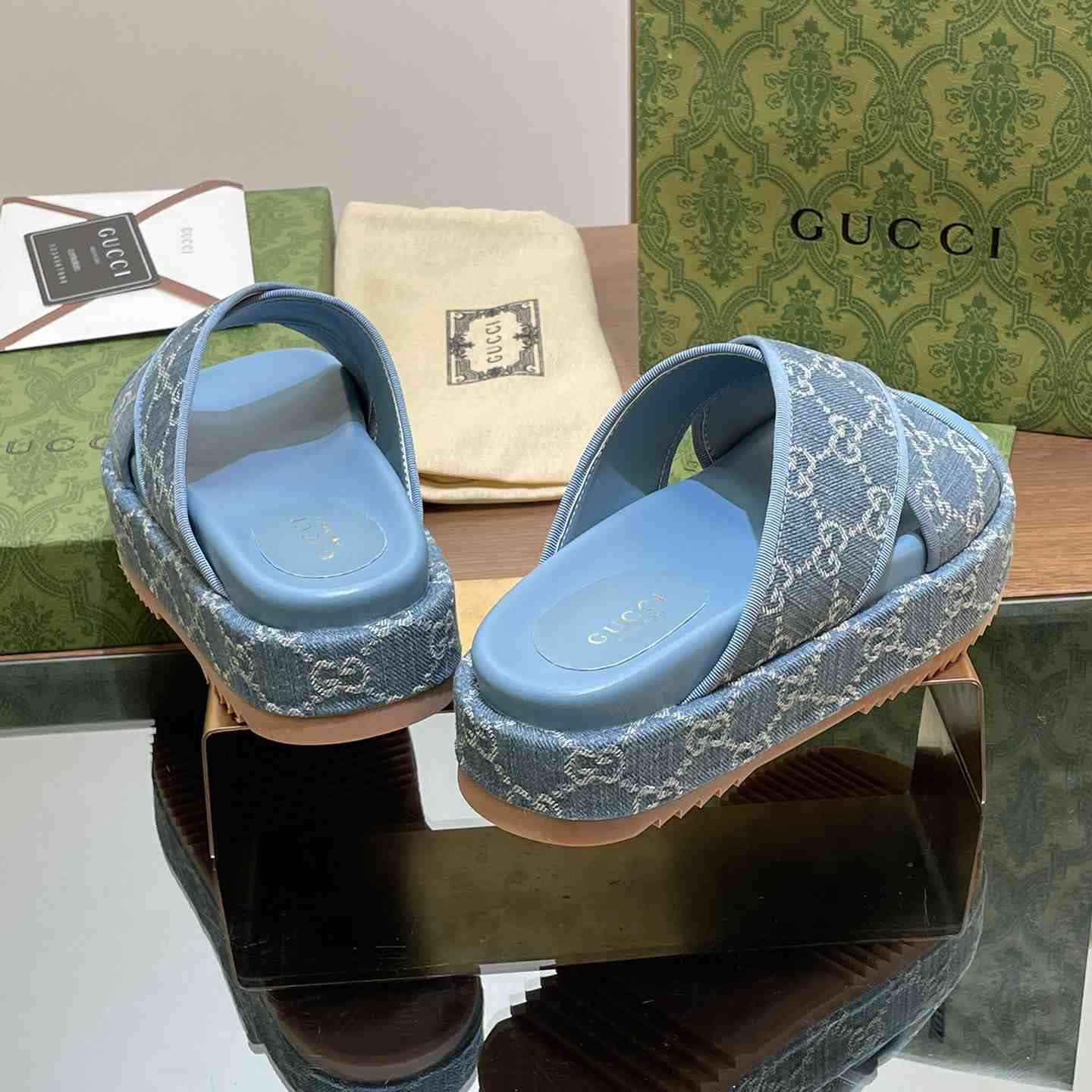 Gucci Women's GG Platform Slide Sandal - FashionPlug