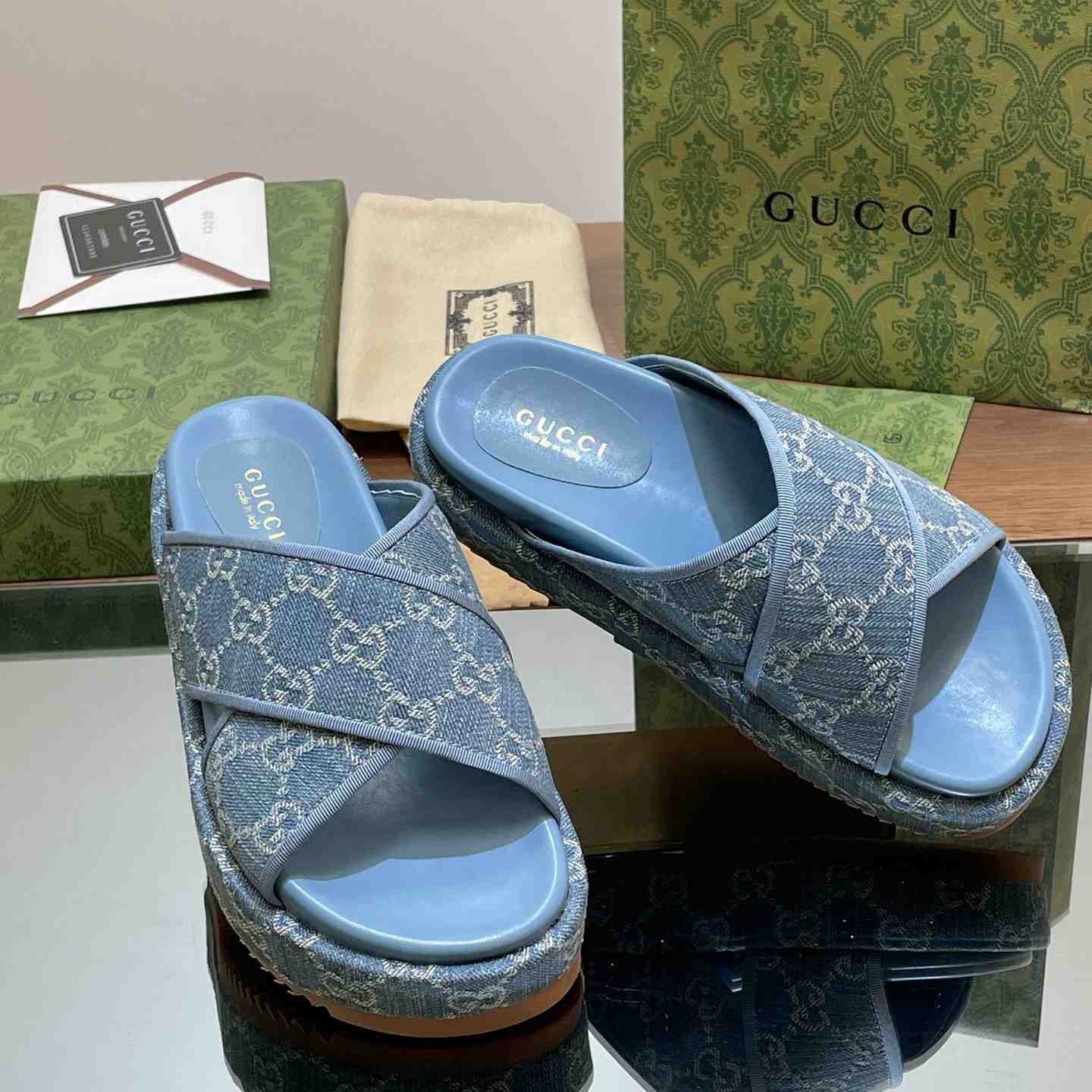 Gucci Women's GG Platform Slide Sandal - FashionPlug