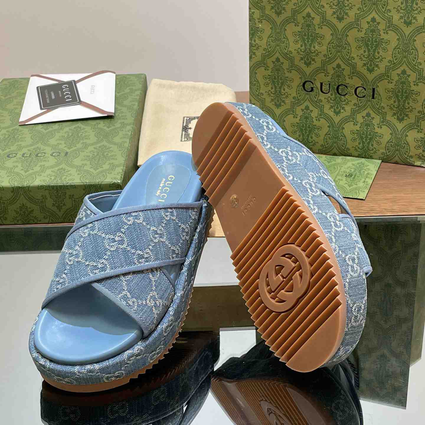 Gucci Women's GG Platform Slide Sandal - FashionPlug