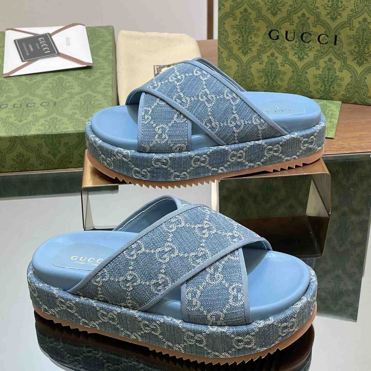 Gucci Women's GG Platform Slide Sandal - FashionPlug