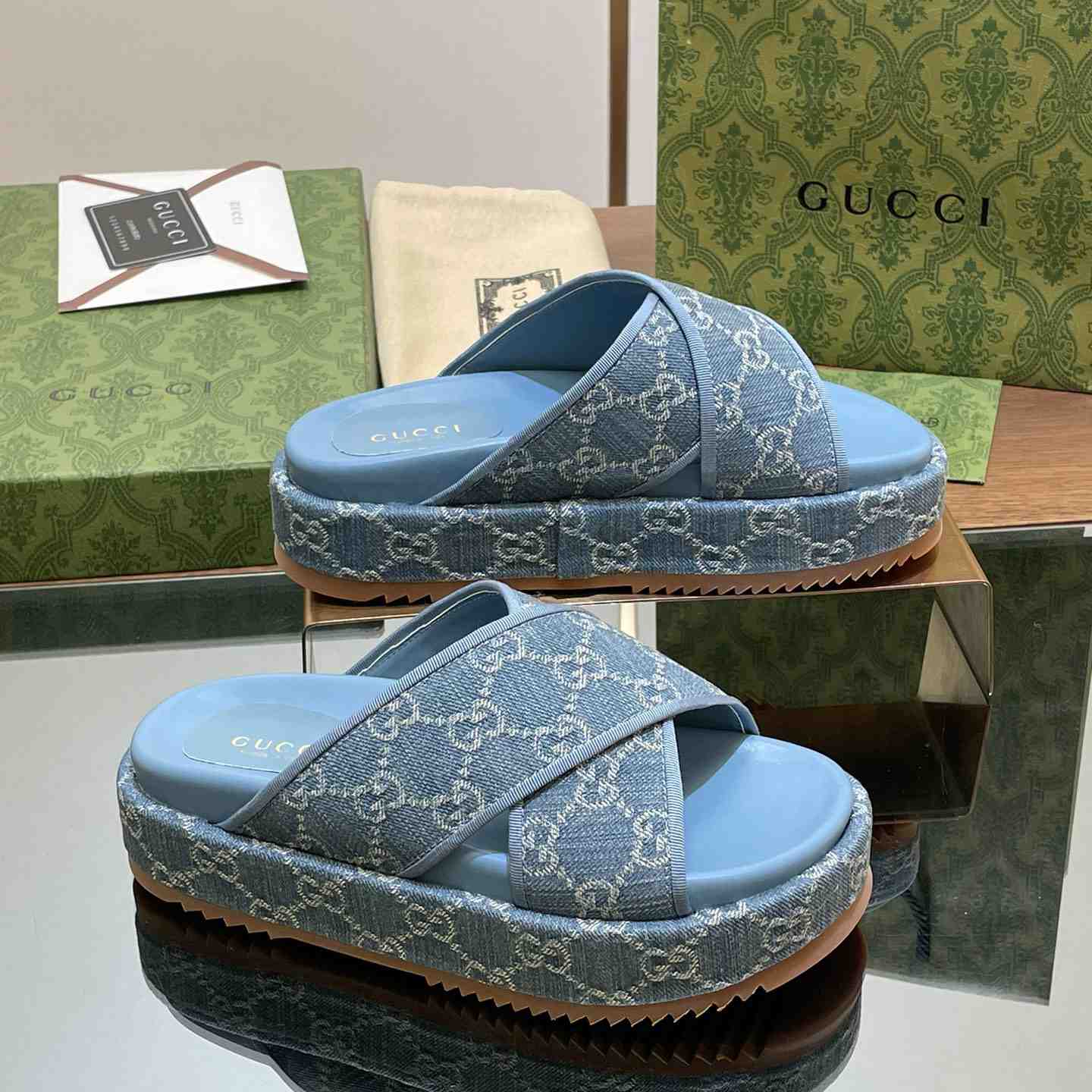 Gucci Women's GG Platform Slide Sandal - FashionPlug