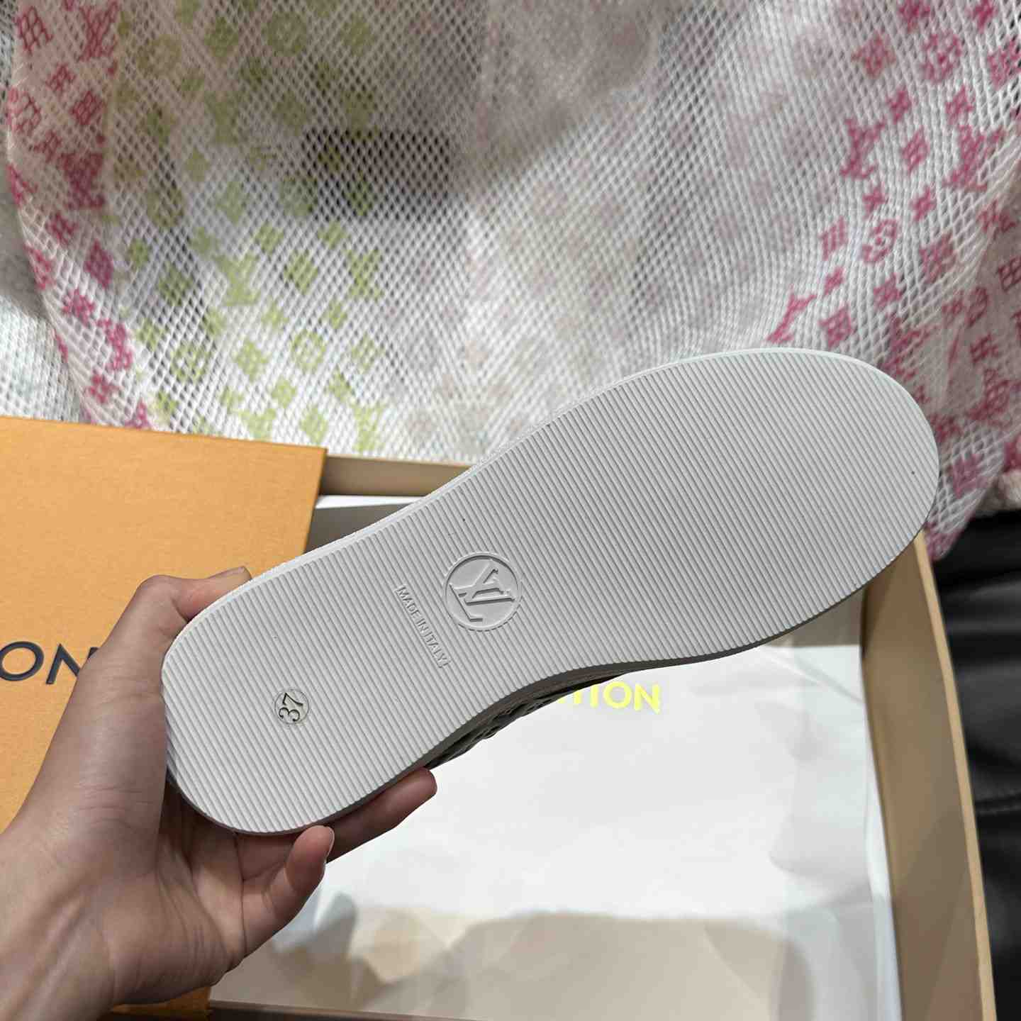 Louis Vuitton LV Stadium Sneaker   1ACUJ3 - FashionPlug