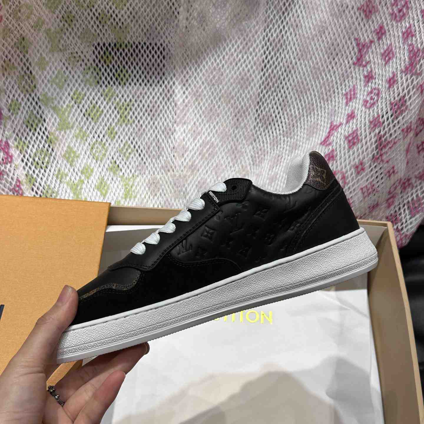 Louis Vuitton LV Stadium Sneaker   1ACUJ3 - FashionPlug