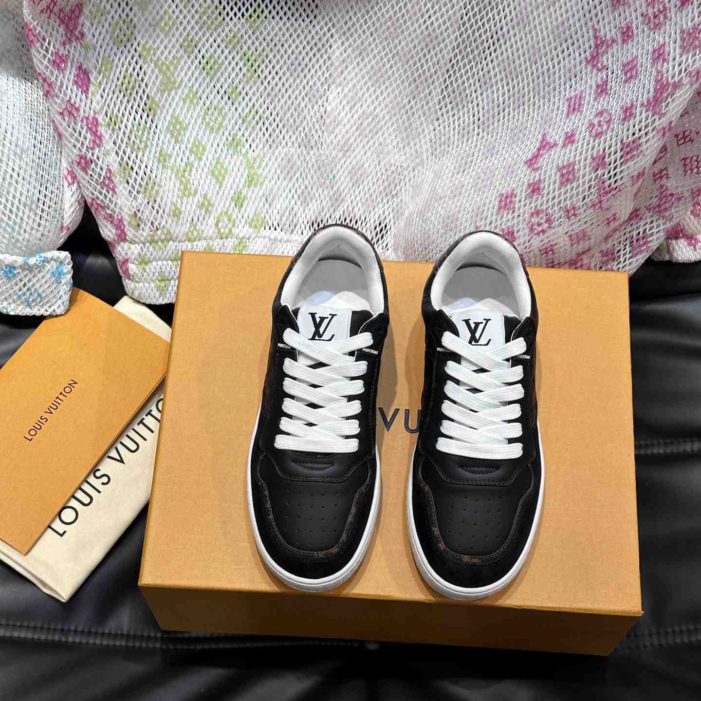 Louis Vuitton LV Stadium Sneaker   1ACUJ3 - FashionPlug