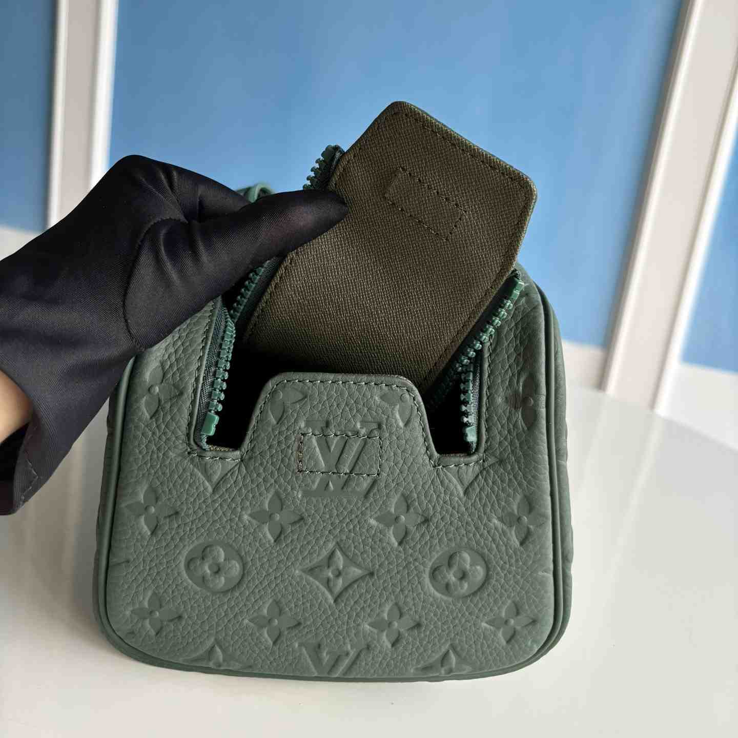 Louis Vuitton Dopp Kit    M24442 - FashionPlug