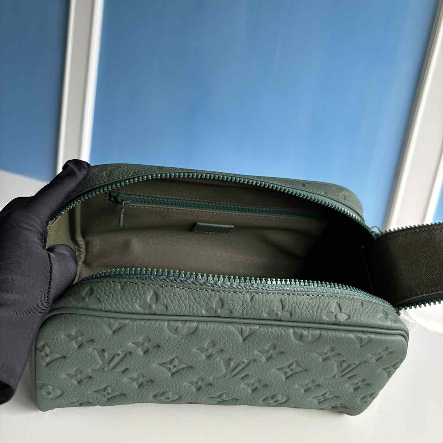 Louis Vuitton Dopp Kit    M24442 - FashionPlug