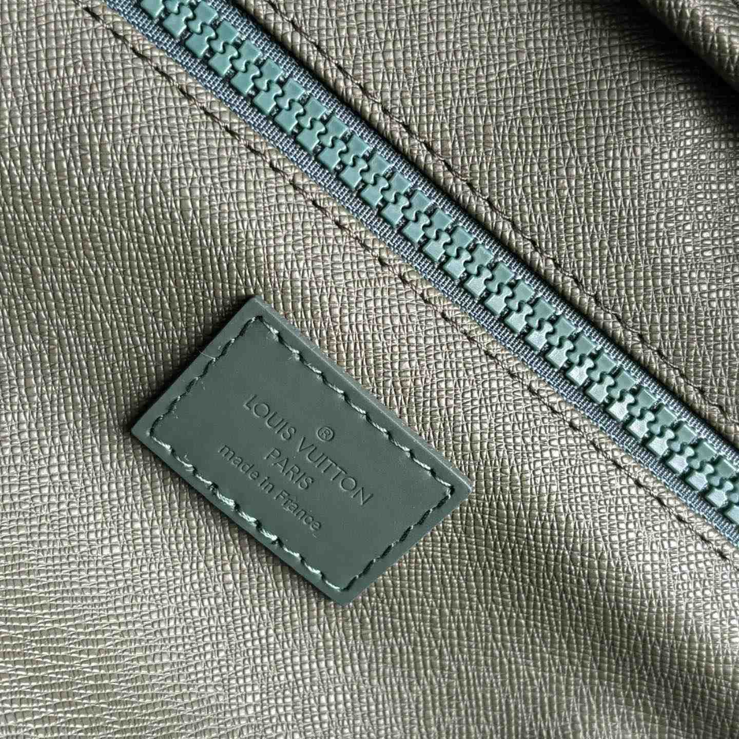 Louis Vuitton Dopp Kit    M24442 - FashionPlug