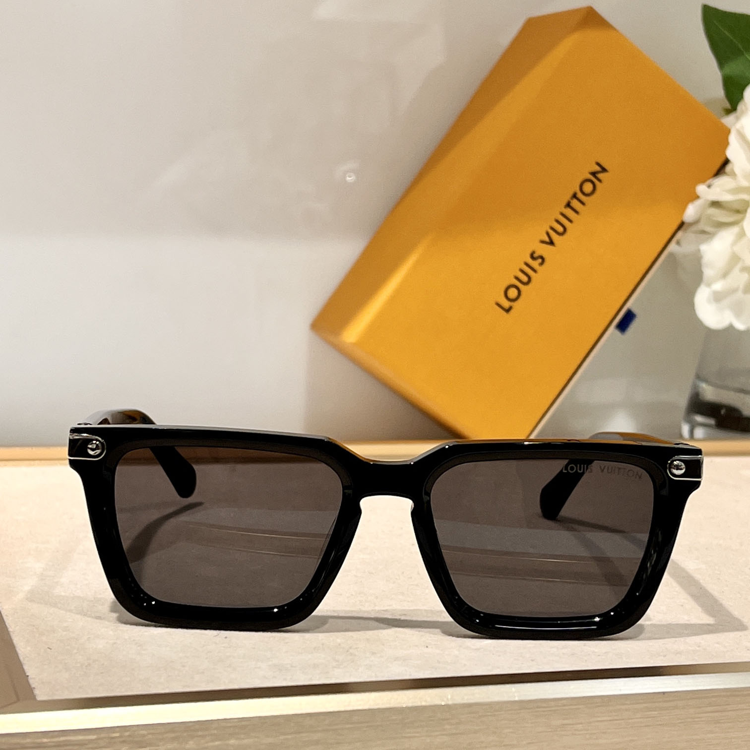 Louis Vuitton Sunglasses  Z1974 - FashionPlug
