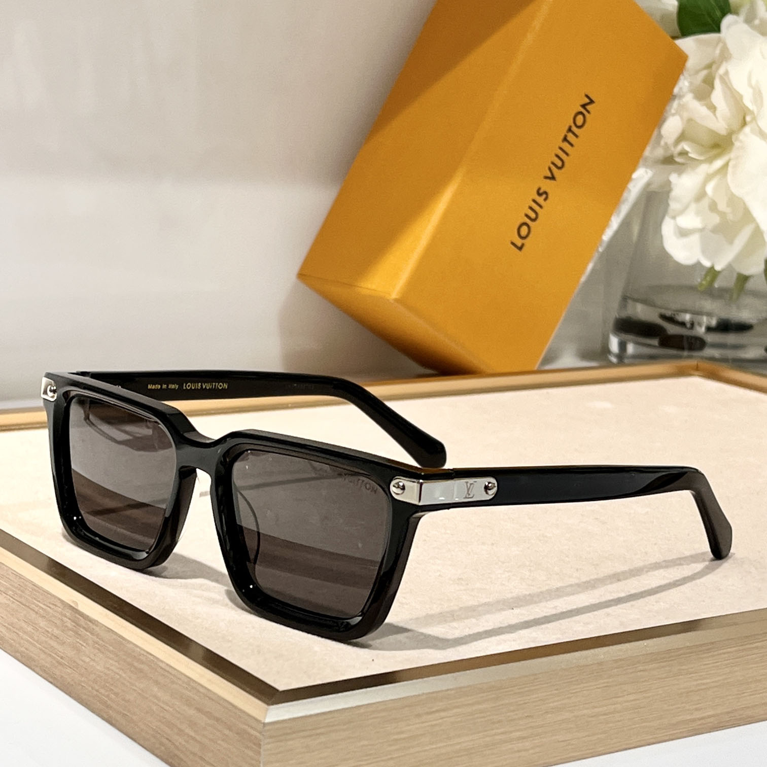 Louis Vuitton Sunglasses  Z1974 - FashionPlug
