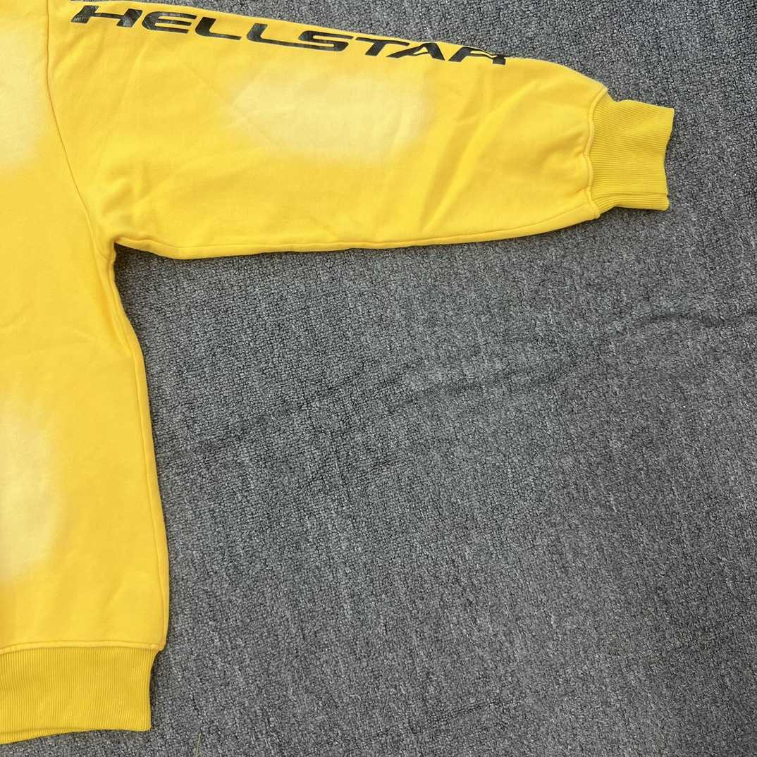 Hellstar Sports Crewneck White - FashionPlug