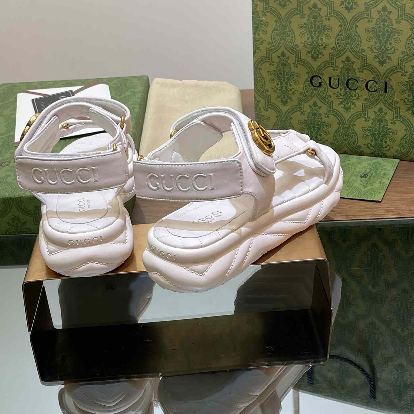 Gucci Women's Double G Sandal - FashionPlug