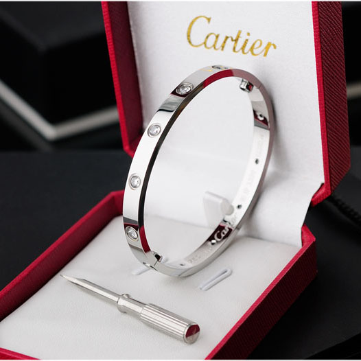 Cartier Bracelet - FashionPlug