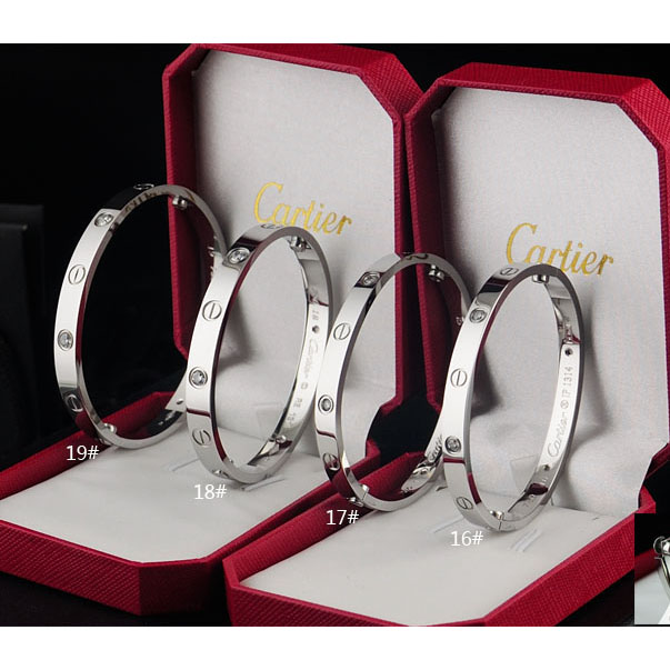 Cartier Bracelet - FashionPlug