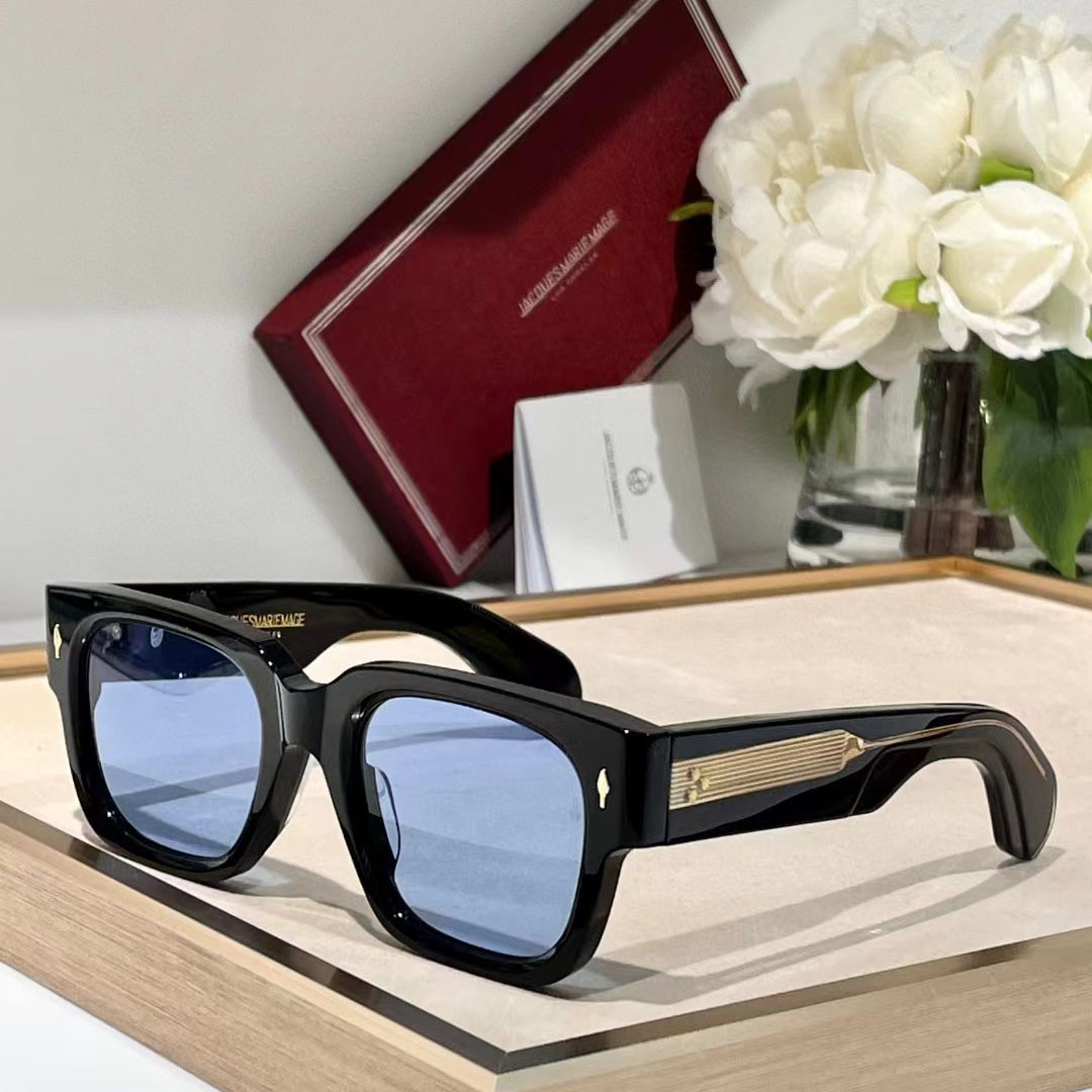 Jacquemus Sunglasses - FashionPlug