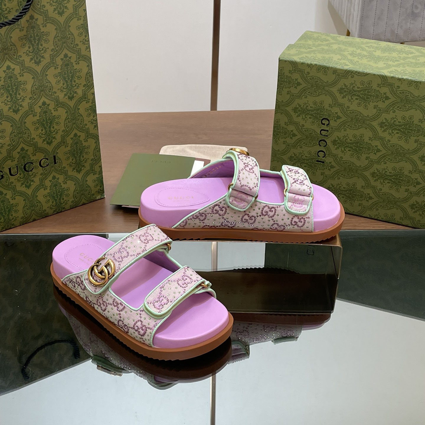 Gucci Women's Sandal With Double G - FashionPlug