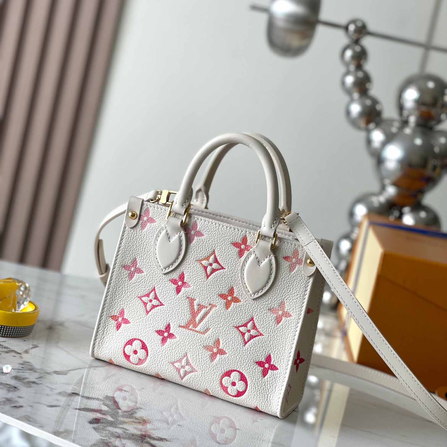 Louis Vuitton OnTheGo BB   M47115 - FashionPlug