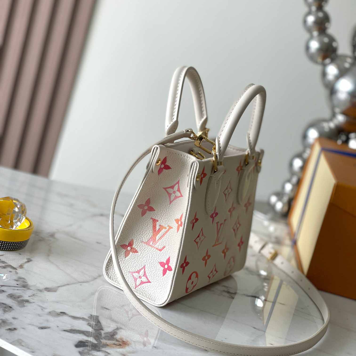 Louis Vuitton OnTheGo BB   M47115 - FashionPlug