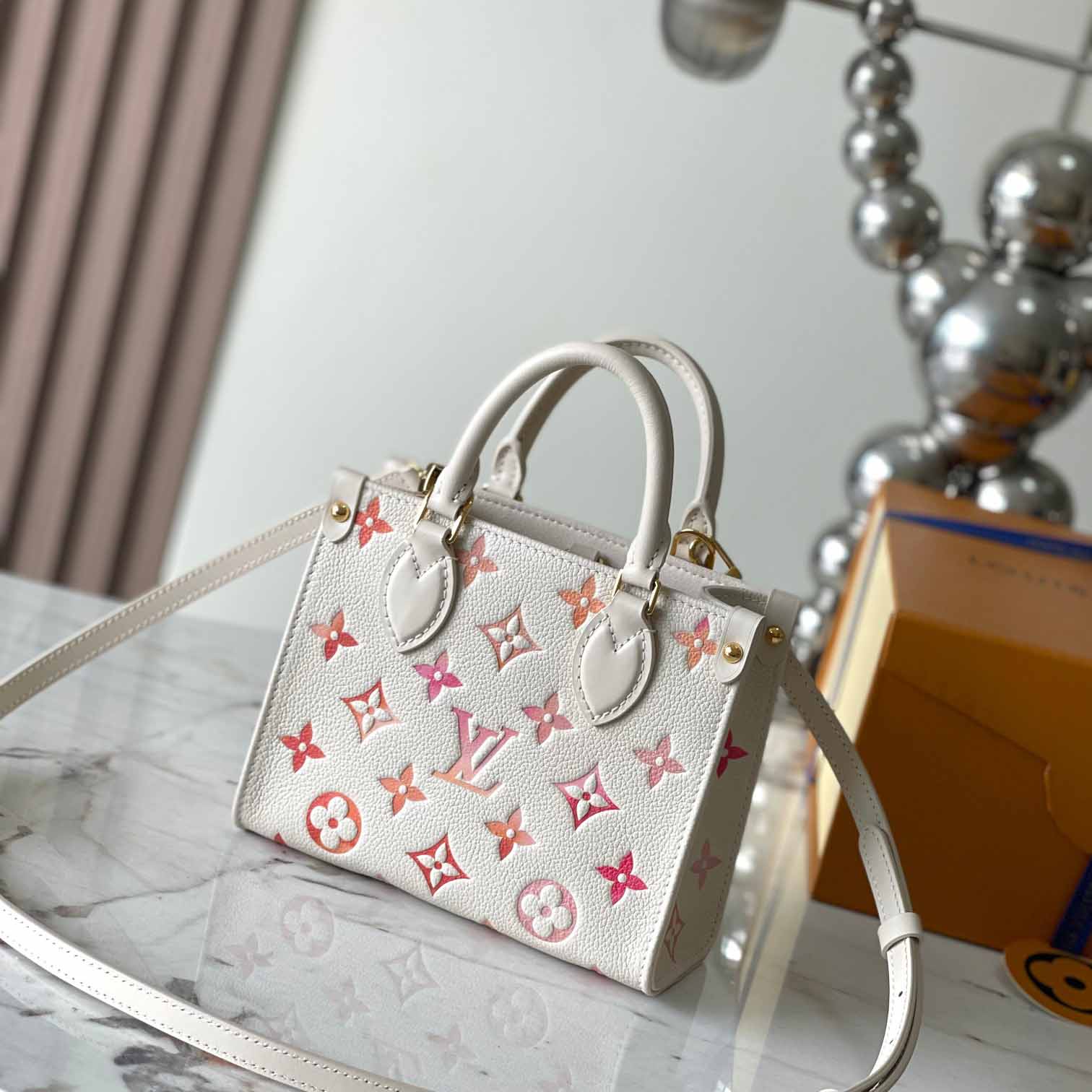 Louis Vuitton OnTheGo BB   M47115 - FashionPlug
