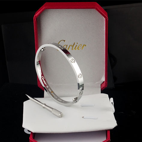 Cartier Bracelet - FashionPlug