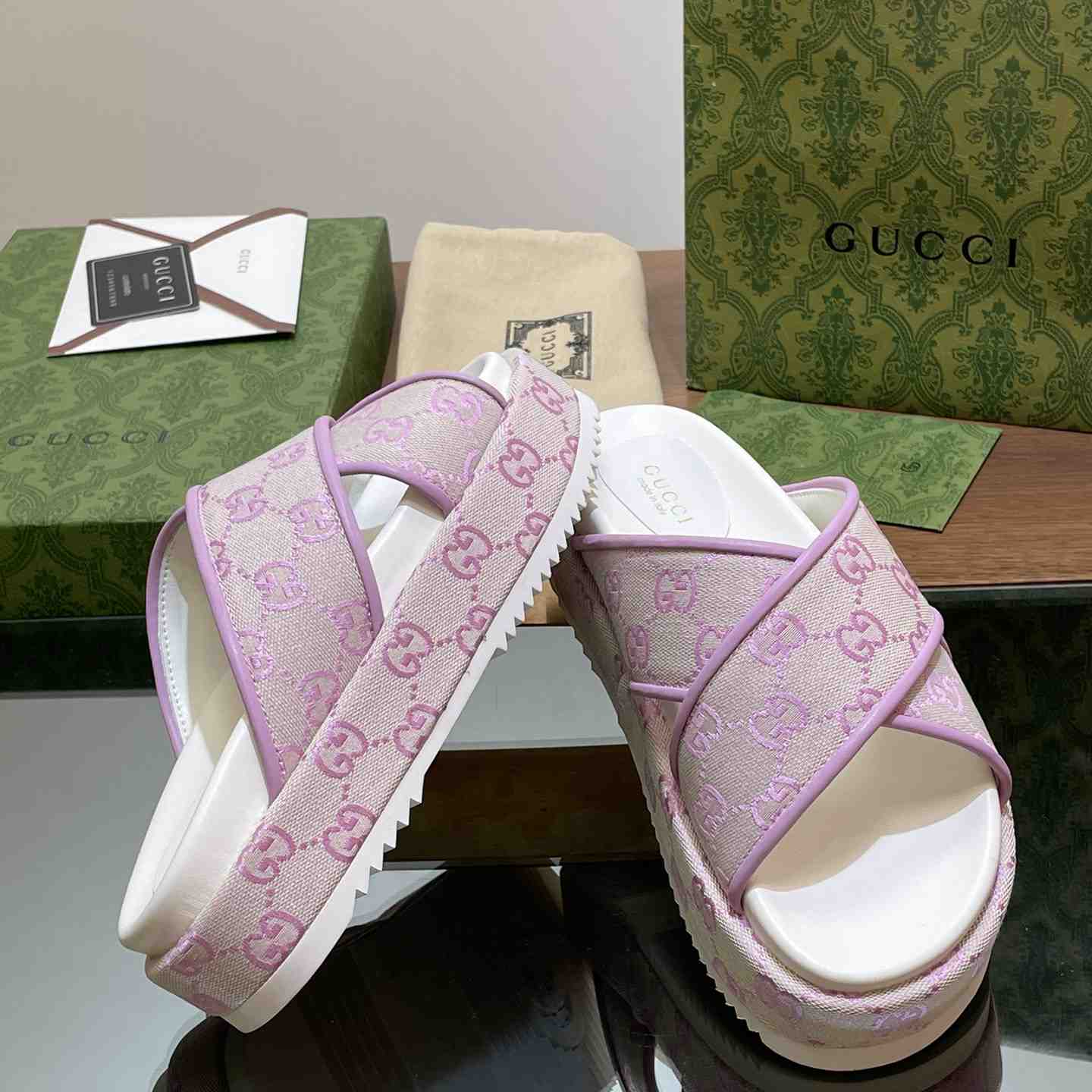 Gucci Women's GG Platform Slide Sandal - FashionPlug
