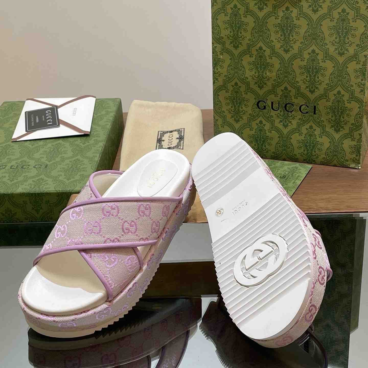 Gucci Women's GG Platform Slide Sandal - FashionPlug