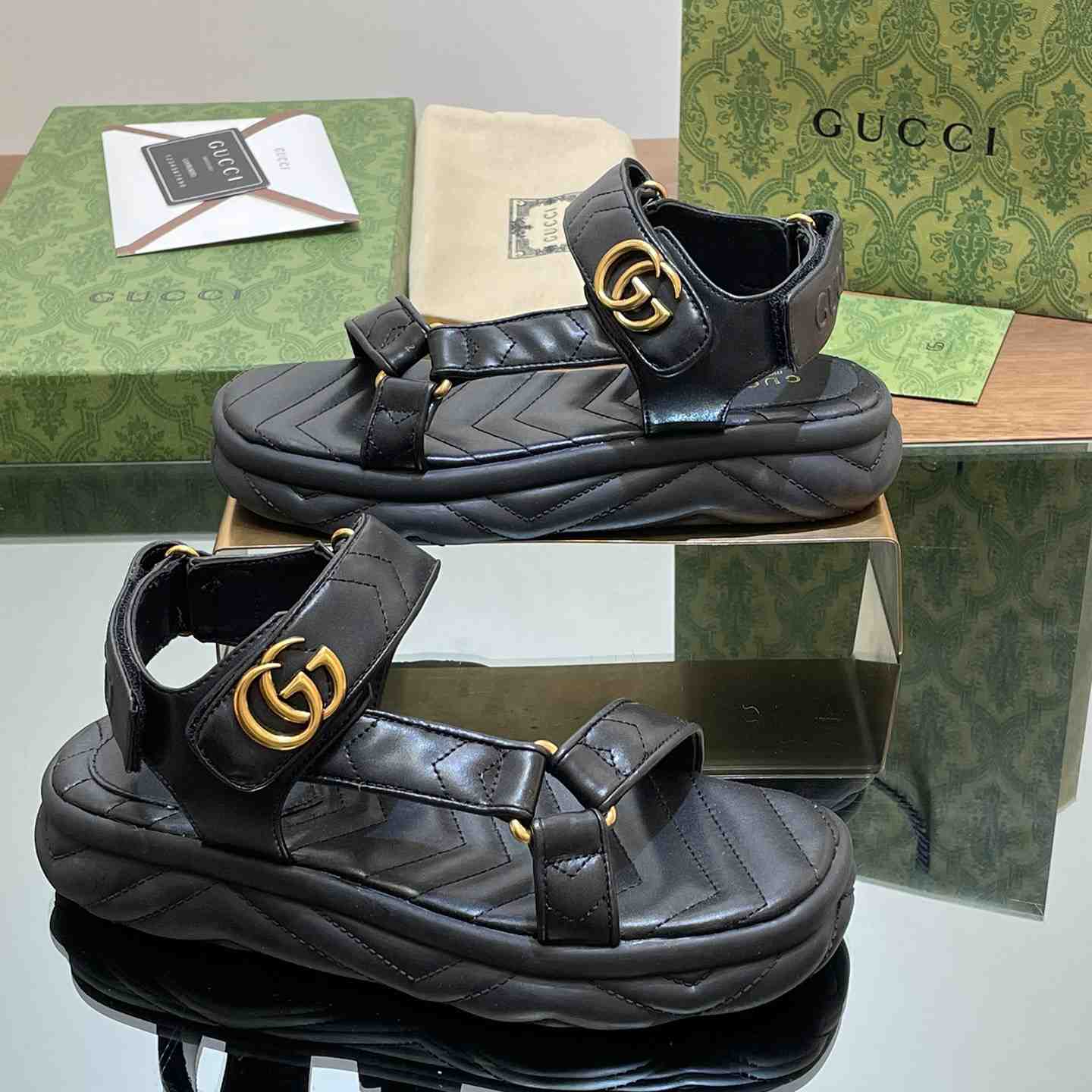 Gucci Women's Double G Sandal - FashionPlug