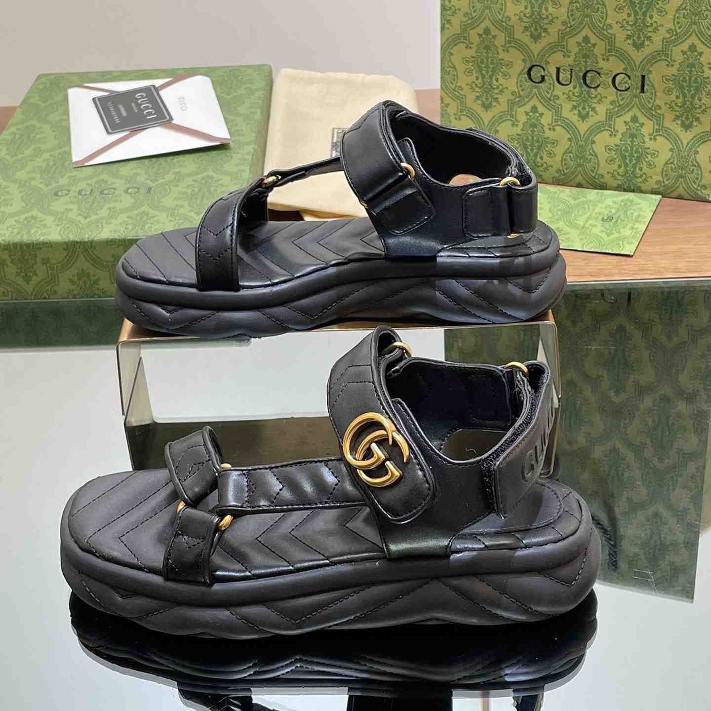 Gucci Women's Double G Sandal - FashionPlug