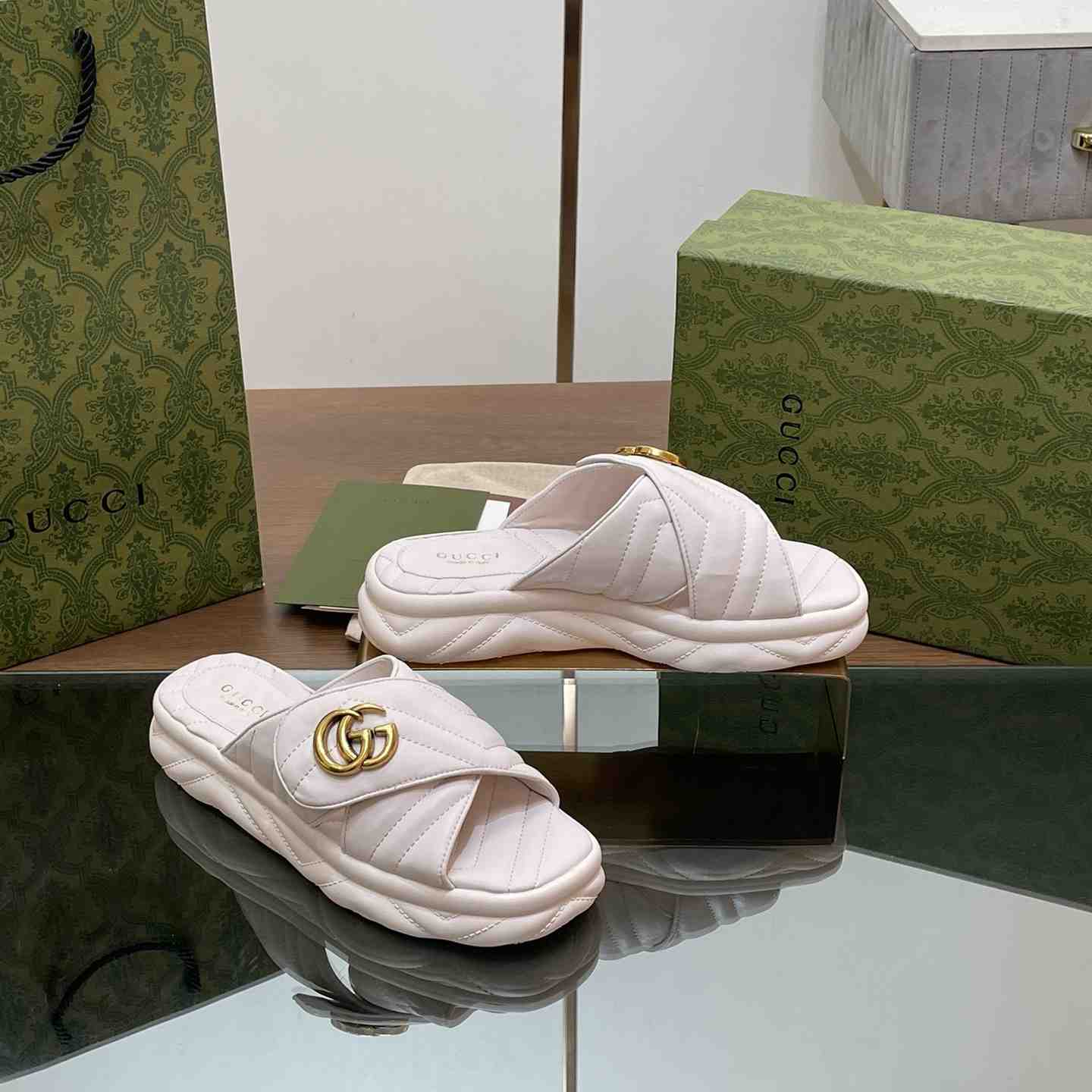 Gucci Women's Double G Slide Sandal - FashionPlug