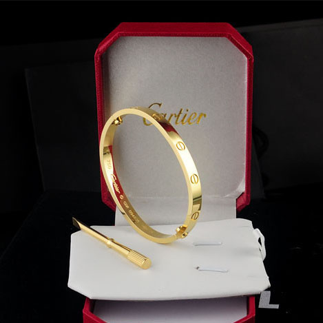 Cartier Bracelet - FashionPlug
