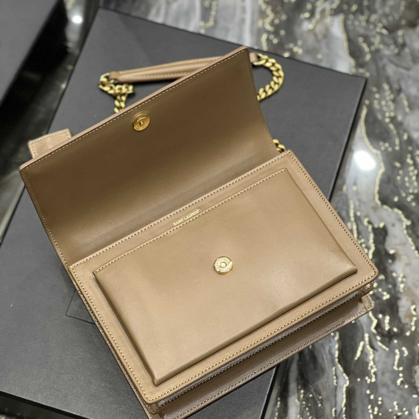 Saint Laurent Women Sunset Medium Leather Shoulder Bag （22x8x16 cm） - FashionPlug